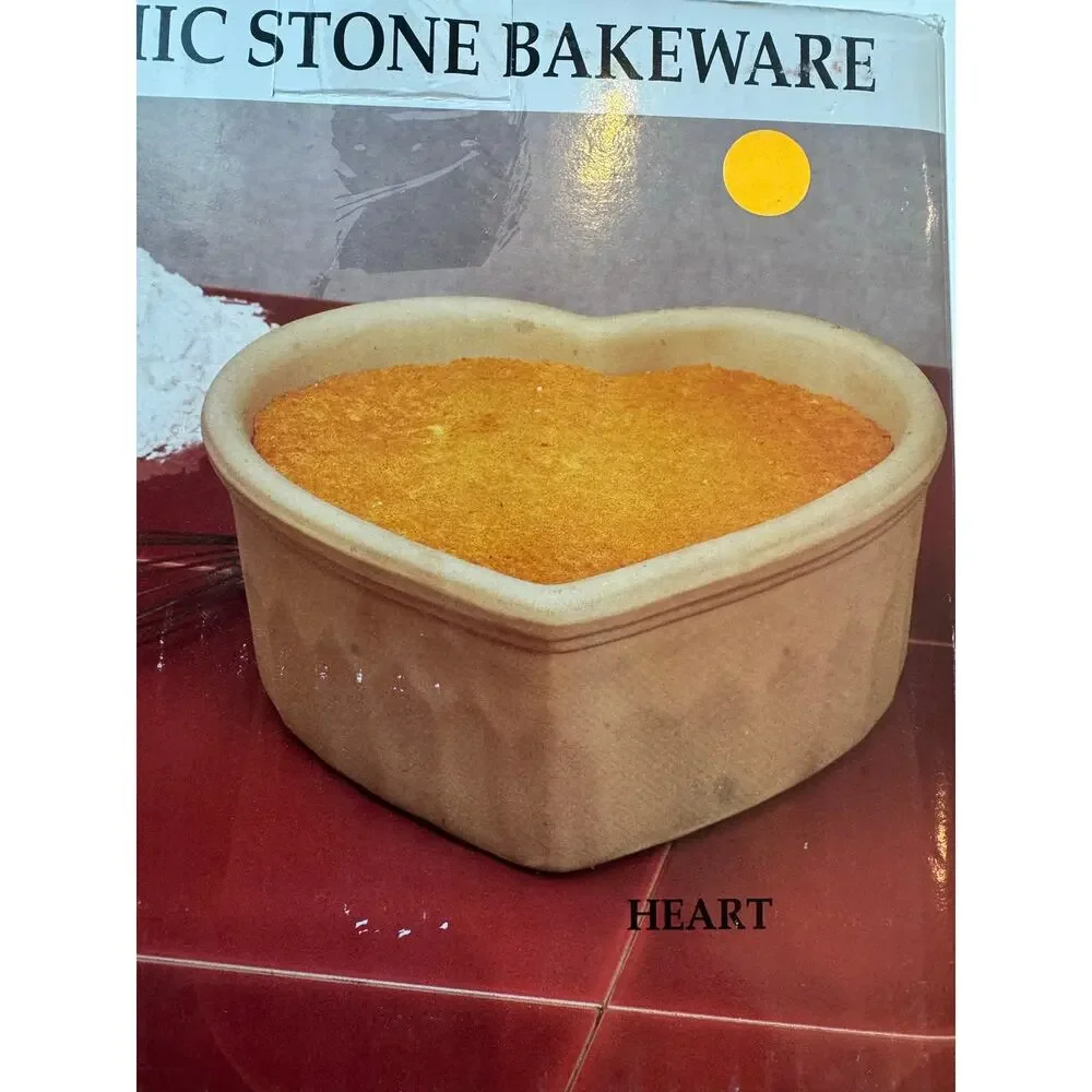NIB Vtg Ceramic Heart Stone Bakeware 8